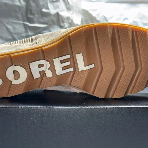 Sorel Women's Beige Winter Boots - Picture 7 of 9